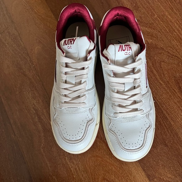AUTRY CLC low sneakers in white and red leather - Picture 3 of 6